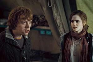 Rupert Grint y Emma Watson en 'Harry Potter y las Reliquias de la Muerte - Parte 1'