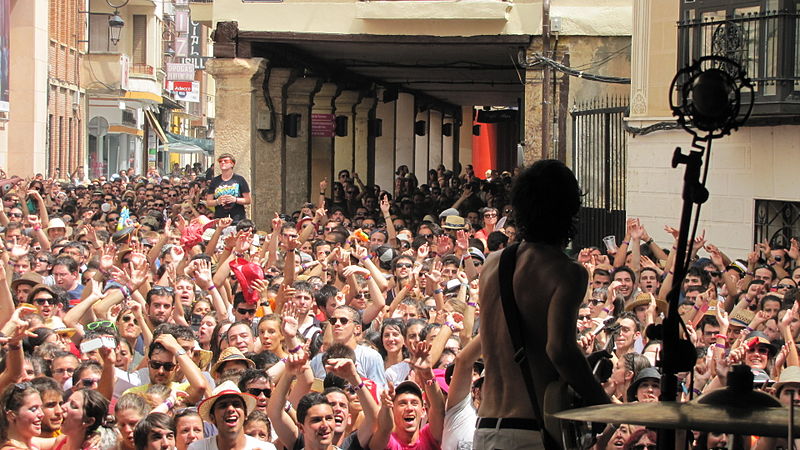 Sidonie_Festival_Sonorama_2012_Plaza_del_Trigo_Aranda_de_Duero_(Burgos)7 (1)