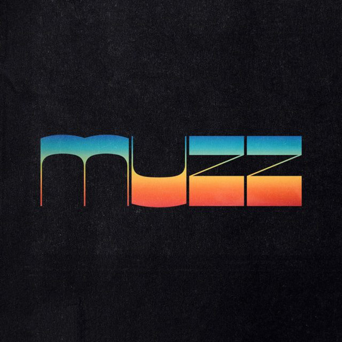 MUZZ, con Paul Banks al frente, presentan 'Bad Feelings'