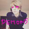 Jeremy Jay presenta “Demons”, adelanto de su nuevo trabajo “Blue Symphony Album”.