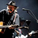 Neil Young celebra el 4 de Julio publicando “Children Of Destiny”: