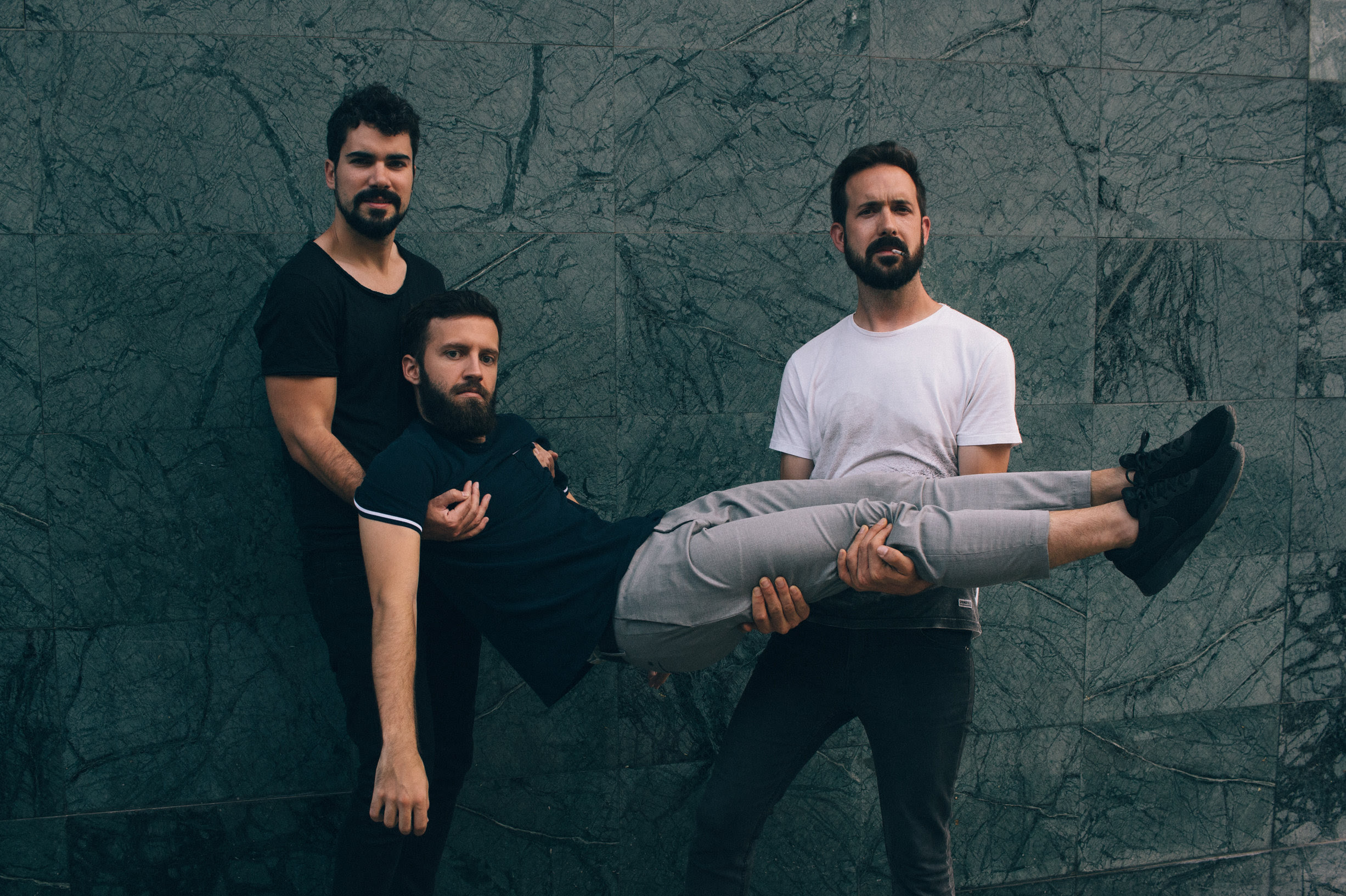 bearoid deja vídeo para 'An Answer'.