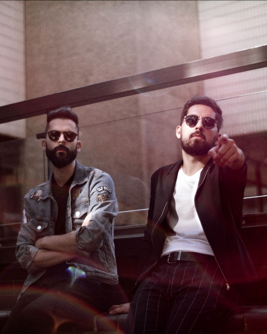 siloé de gira presentando la luz y deja video para La Niebla
