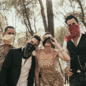Jenny and The Mexicats se unen a El Kanka en ‘Bailando Con Las Farolas’ nuevo sencillo de Fiesta Ancestral
