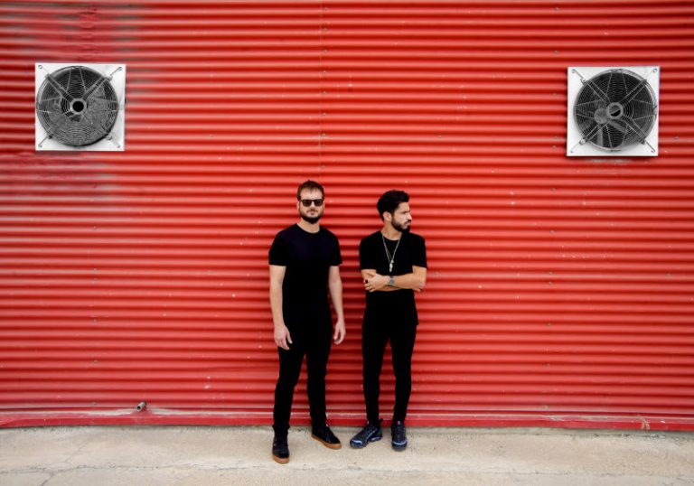 Vibrowaves de gira presentando Black Blood