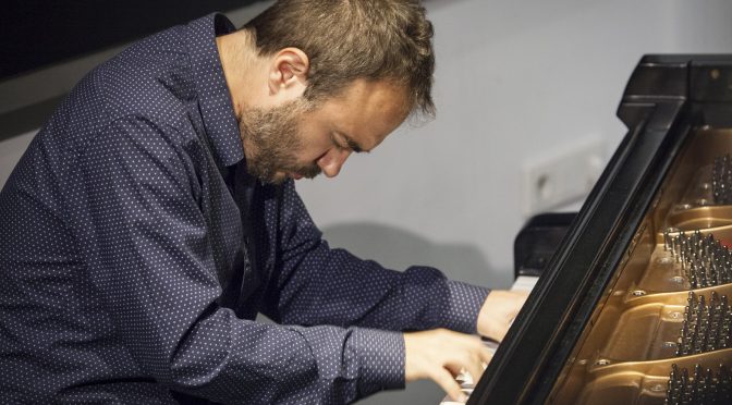 El pianista Moisés P. Sánchez pasa por el jazz las sonatas Patética y Claro de luna de Beethoven en Teatros del Canal