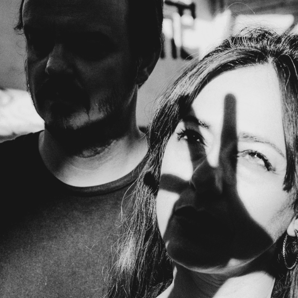 humo humano monstruo laberinto negro fosforito