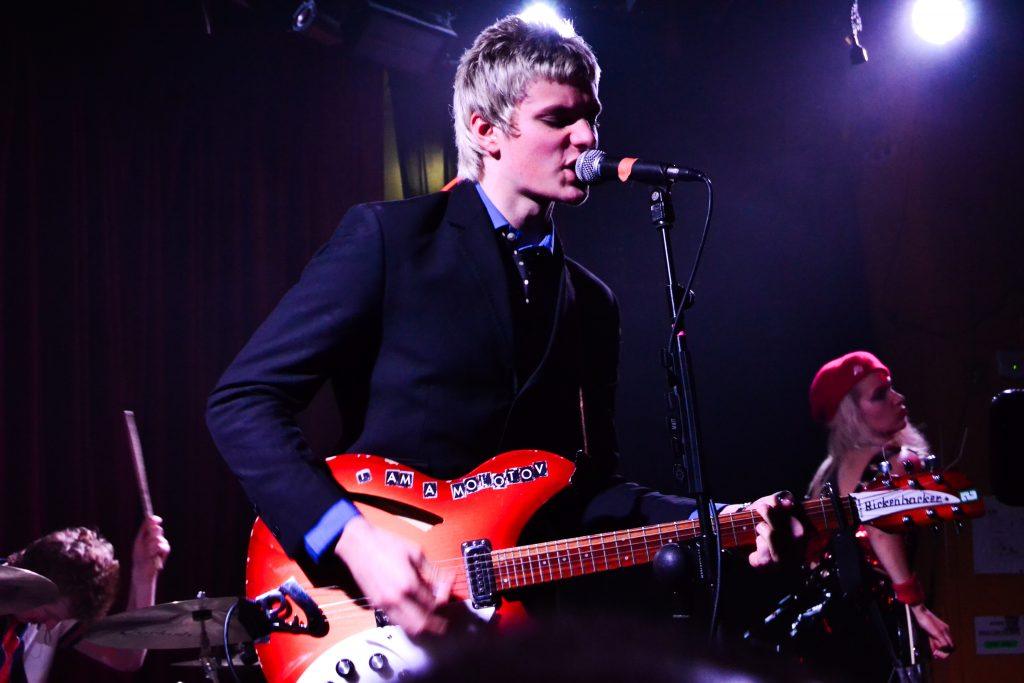 the_molotovs_sala_sol_dic_2025