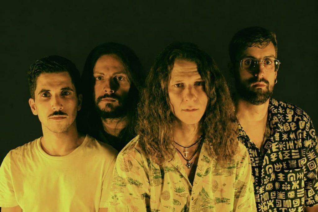 Plastic Woods adelantan nuevo tema de 'Mirrors', escucha 'All I Know', la desconexión de la conexión a través de hard-rock y rock progresivo